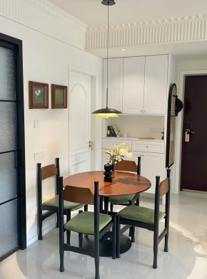 輕法式兩居室餐廳裝修效果圖